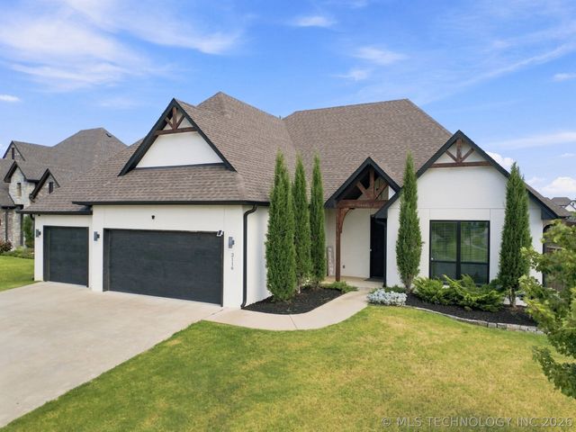 3116 W Van Buren Court S, Broken Arrow, OK 74011