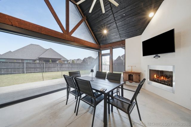 3116 W Van Buren Court S, Broken Arrow, OK 74011