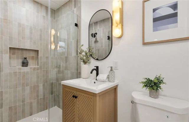 1921 W Clearbrook, Anaheim, CA 92804