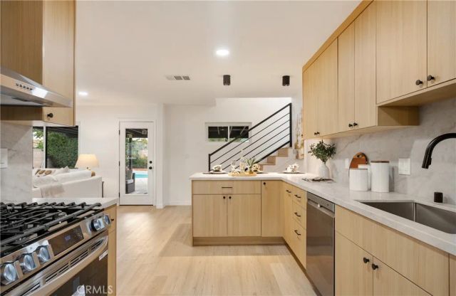 1921 W Clearbrook, Anaheim, CA 92804