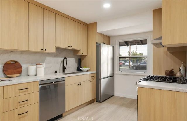 1921 W Clearbrook, Anaheim, CA 92804