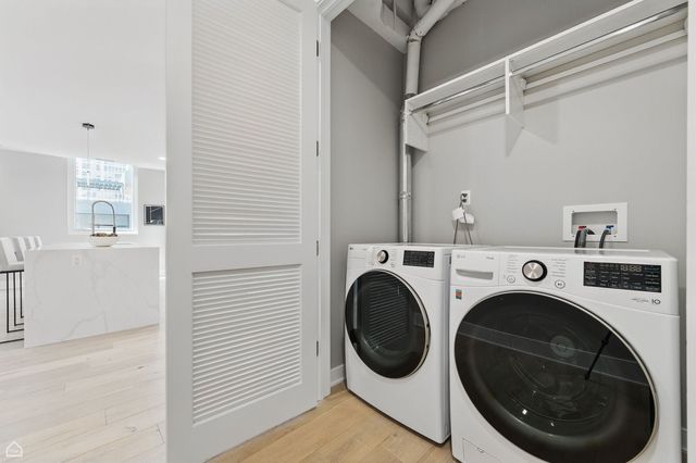 146 W Erie Street 602, Chicago, IL 60654