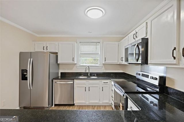 911 Hollyfax Circle NE, Atlanta, GA 30328