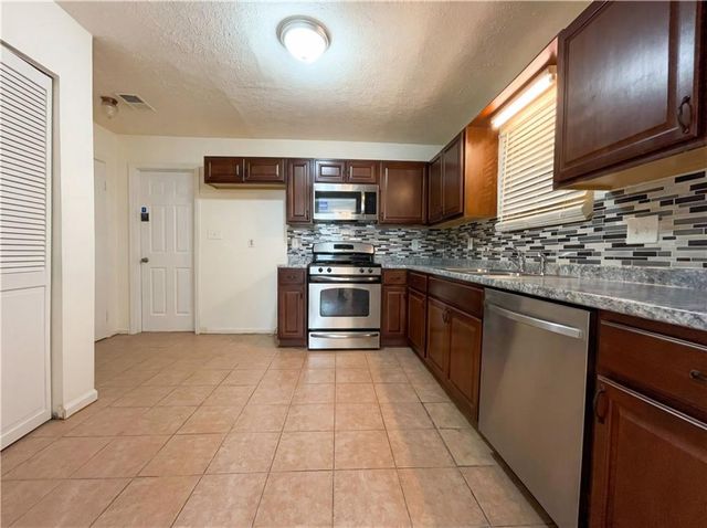 5328 Ridge Forest Drive, Stone Mountain, GA 30083