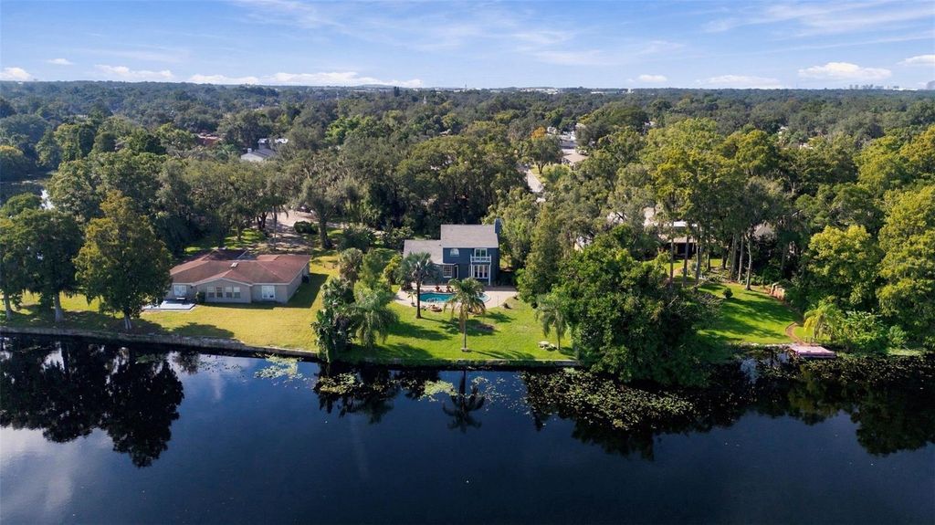 Image 2 of property listing at 8022 TIERRA VERDE DRIVE, Tampa, FL 33617