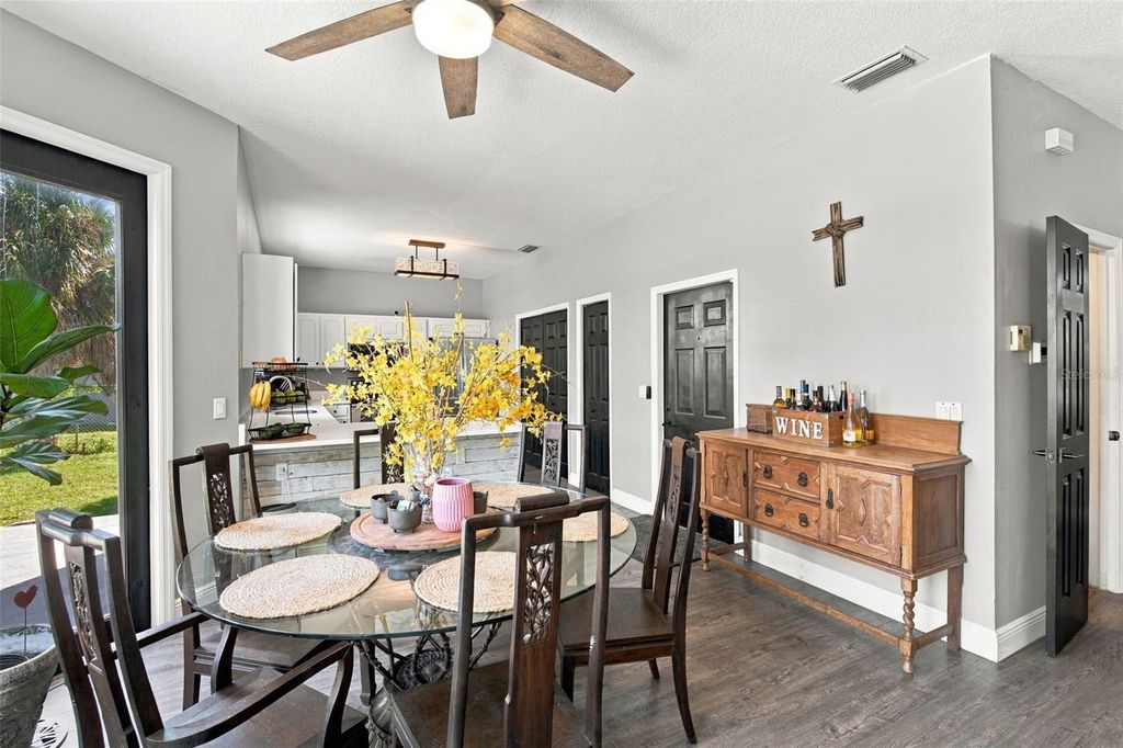 Image 20 of property listing at 8022 TIERRA VERDE DRIVE, Tampa, FL 33617