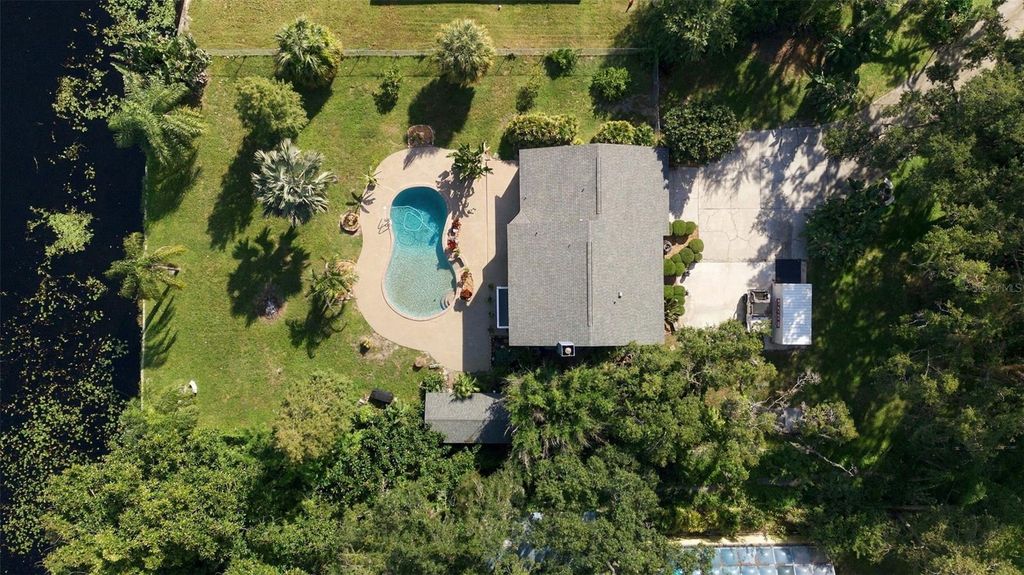 Image 3 of property listing at 8022 TIERRA VERDE DRIVE, Tampa, FL 33617