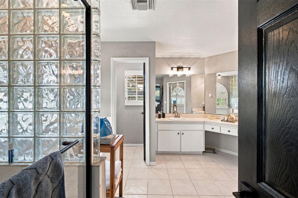 Image 31 of property listing at 8022 TIERRA VERDE DRIVE, Tampa, FL 33617