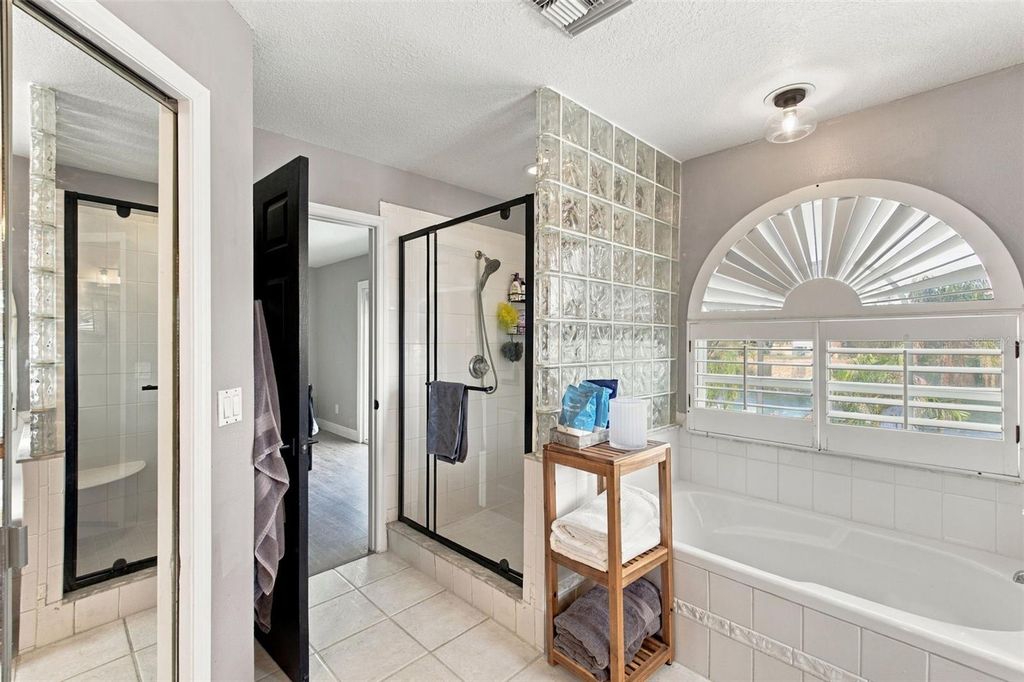 Image 33 of property listing at 8022 TIERRA VERDE DRIVE, Tampa, FL 33617