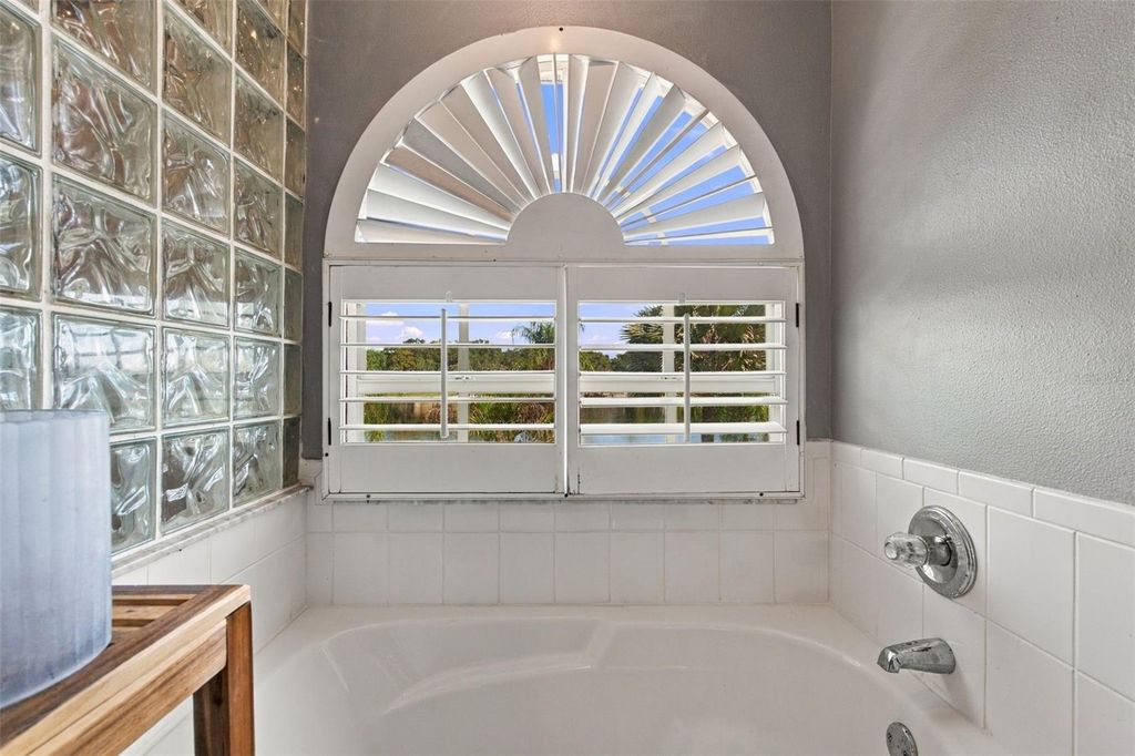Image 34 of property listing at 8022 TIERRA VERDE DRIVE, Tampa, FL 33617