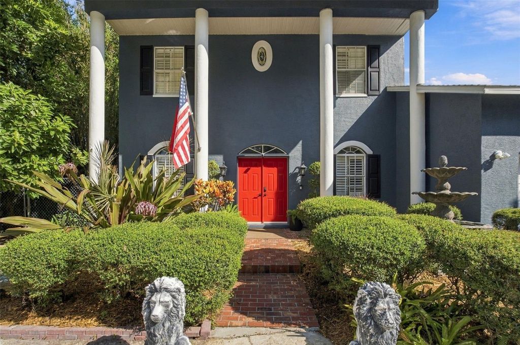 Image 5 of property listing at 8022 TIERRA VERDE DRIVE, Tampa, FL 33617