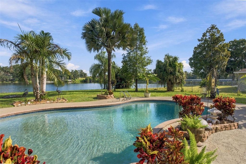 Image 44 of property listing at 8022 TIERRA VERDE DRIVE, Tampa, FL 33617