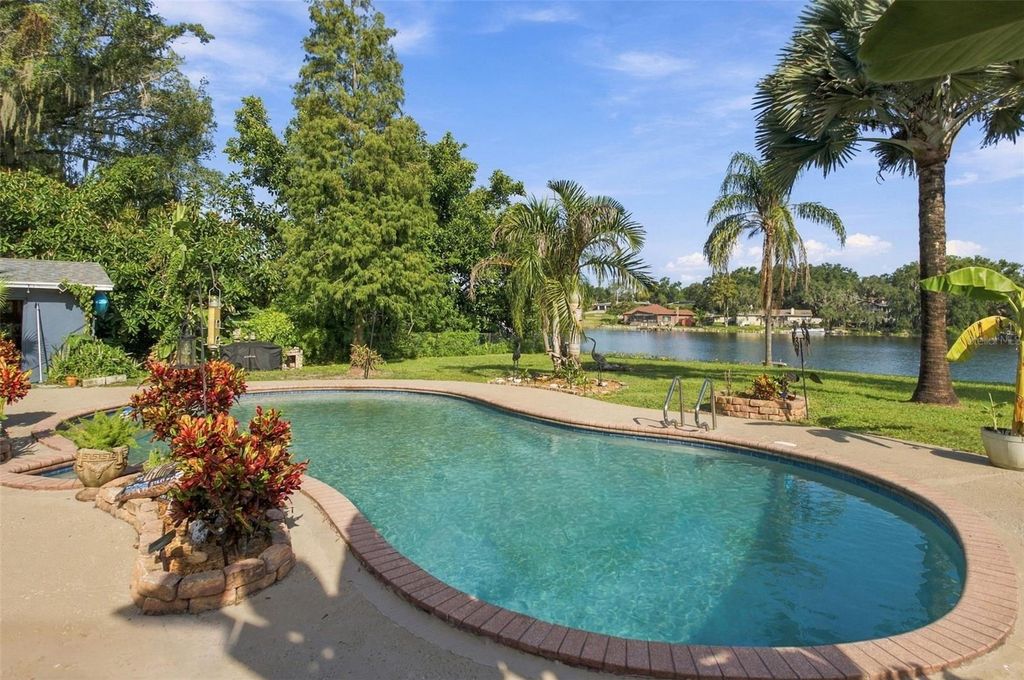 Image 46 of property listing at 8022 TIERRA VERDE DRIVE, Tampa, FL 33617