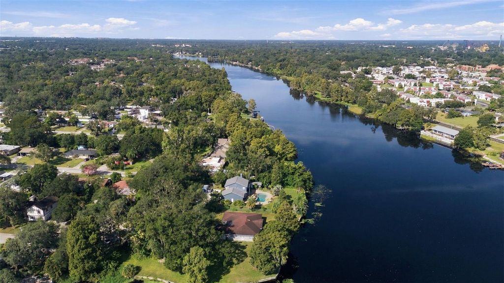 Image 59 of property listing at 8022 TIERRA VERDE DRIVE, Tampa, FL 33617