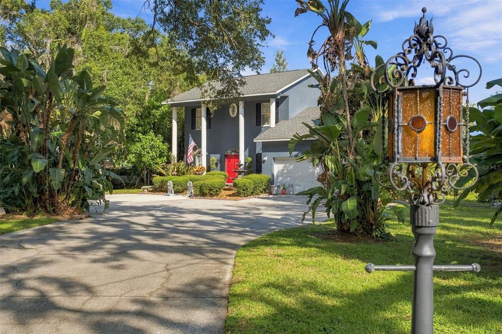 Image 70 of property listing at 8022 TIERRA VERDE DRIVE, Tampa, FL 33617