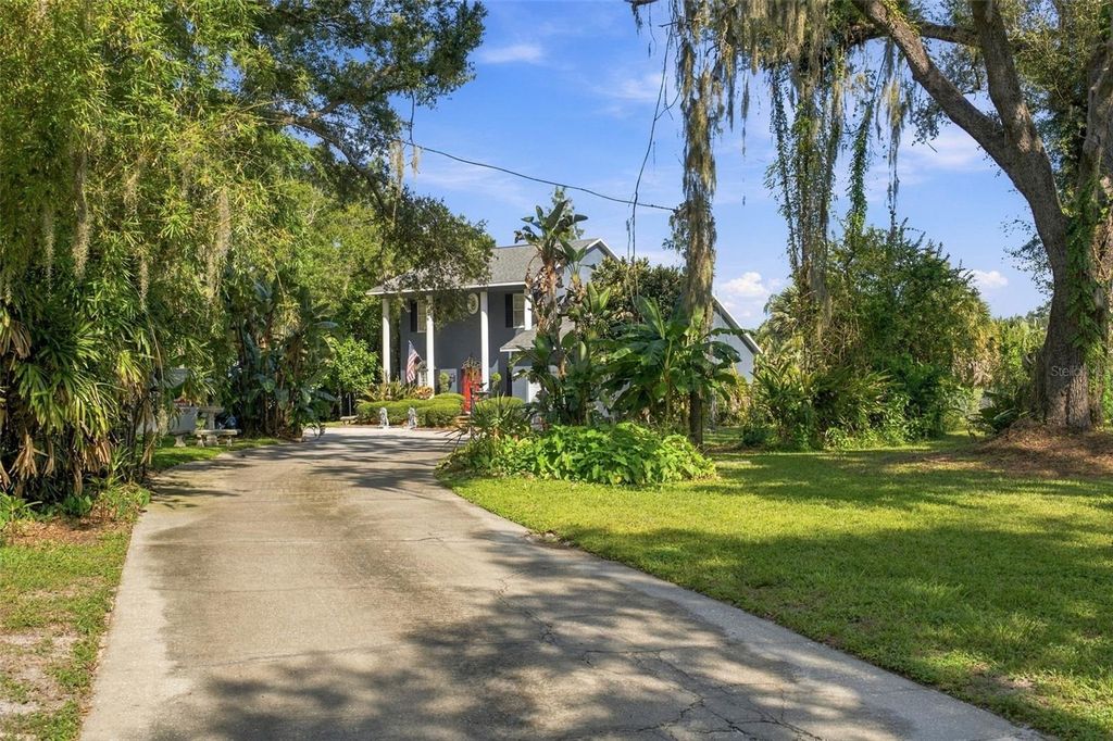 Image 73 of property listing at 8022 TIERRA VERDE DRIVE, Tampa, FL 33617