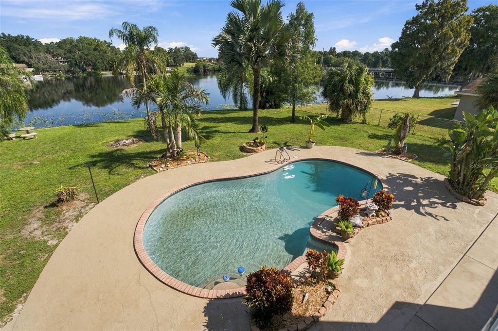Image 75 of property listing at 8022 TIERRA VERDE DRIVE, Tampa, FL 33617