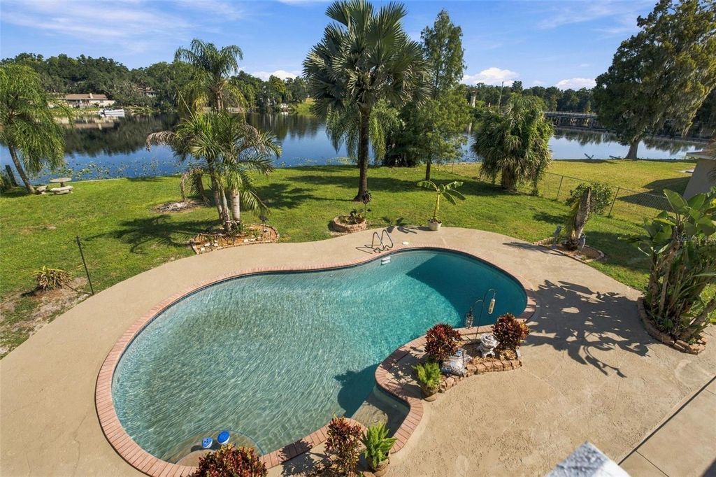 Image 76 of property listing at 8022 TIERRA VERDE DRIVE, Tampa, FL 33617
