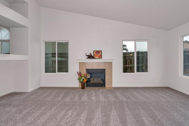 2179 W Rock Creek, Merced, CA 95348