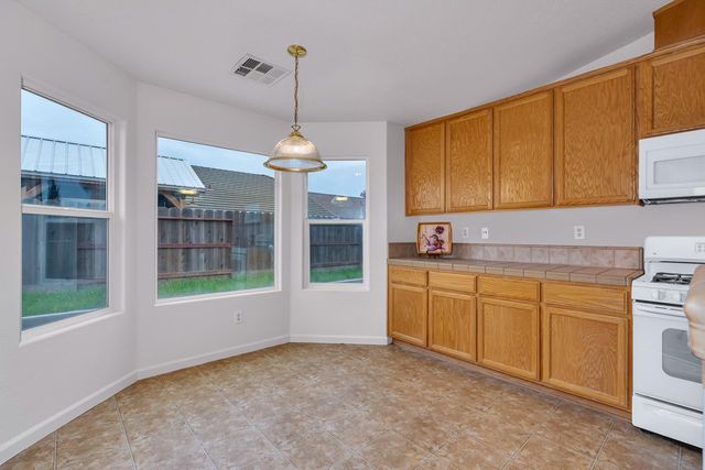 2179 W Rock Creek, Merced, CA 95348