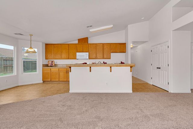 2179 W Rock Creek, Merced, CA 95348