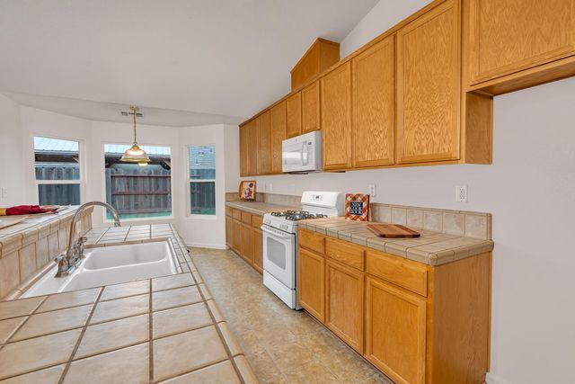 2179 W Rock Creek, Merced, CA 95348