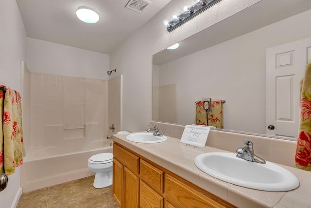 2179 W Rock Creek, Merced, CA 95348