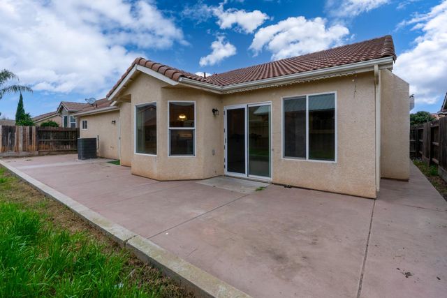 2179 W Rock Creek, Merced, CA 95348