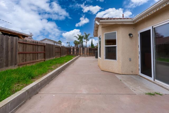 2179 W Rock Creek, Merced, CA 95348