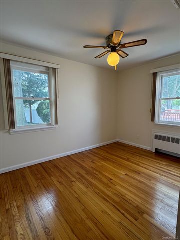 11 Linden Court, Hicksville, NY 11801