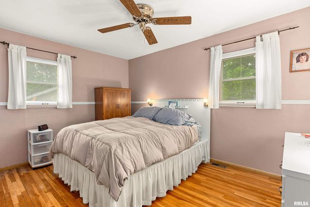 1607 MEMORIAL Drive, Pekin, IL 61554