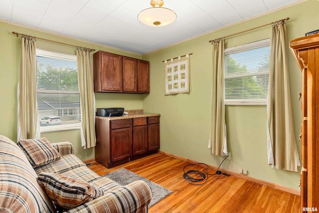 1607 MEMORIAL Drive, Pekin, IL 61554