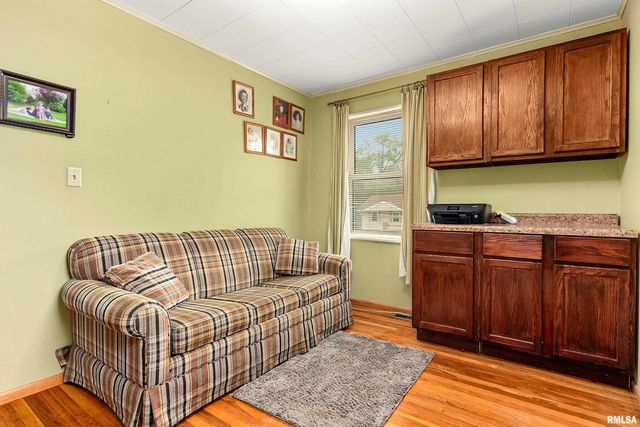 1607 MEMORIAL Drive, Pekin, IL 61554
