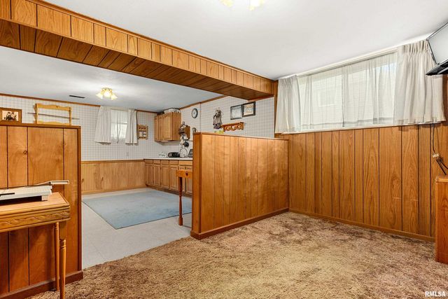 1607 MEMORIAL Drive, Pekin, IL 61554