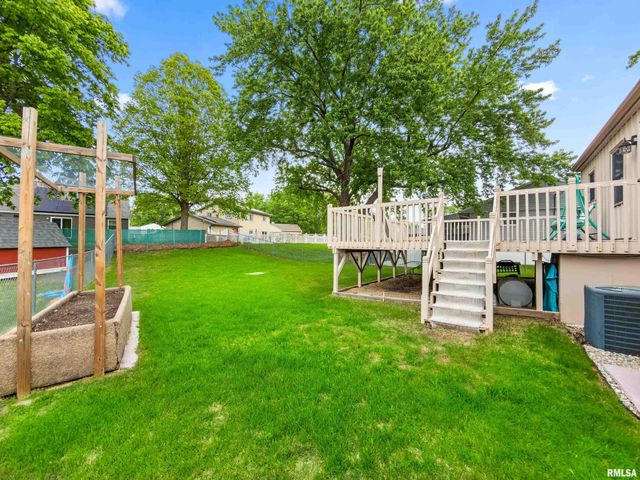 1607 MEMORIAL Drive, Pekin, IL 61554