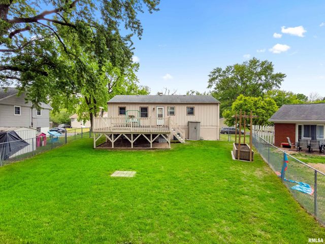 1607 MEMORIAL Drive, Pekin, IL 61554