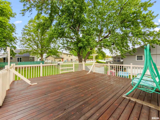1607 MEMORIAL Drive, Pekin, IL 61554
