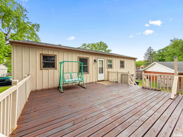 1607 MEMORIAL Drive, Pekin, IL 61554