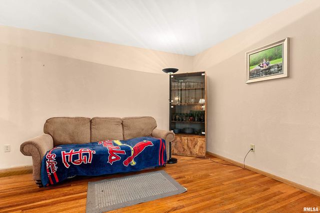 1607 MEMORIAL Drive, Pekin, IL 61554