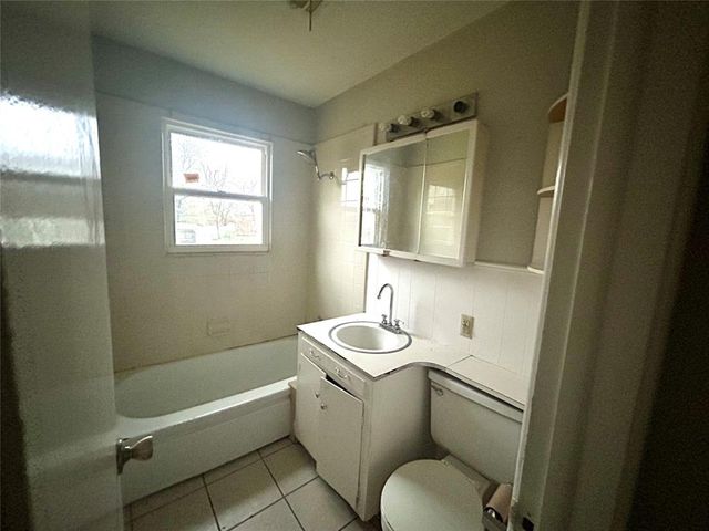 9704 E Reno Avenue, Midwest City, OK 73130