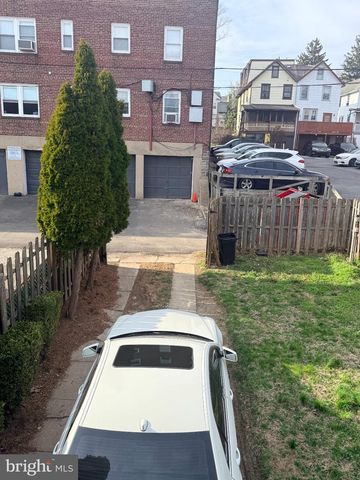 4027 VERNON RD, Drexel Hill, PA 19026