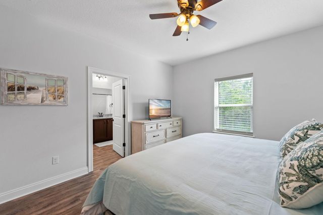 1712 Sound Haven Court Court, Navarre, FL 32566