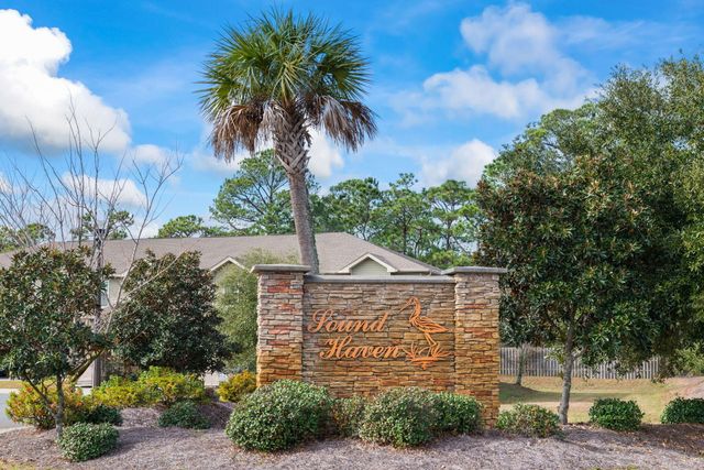 1712 Sound Haven Court Court, Navarre, FL 32566
