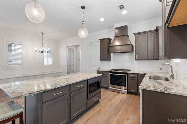 119 Forest Glen Drive, Pike Road, AL 36064