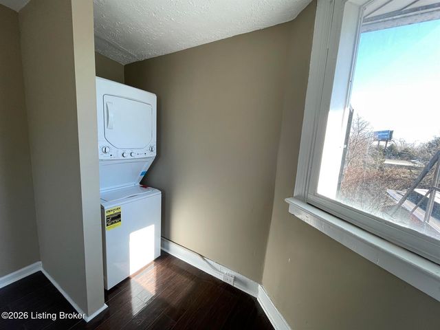 1313 S Floyd St, Louisville, KY 40208