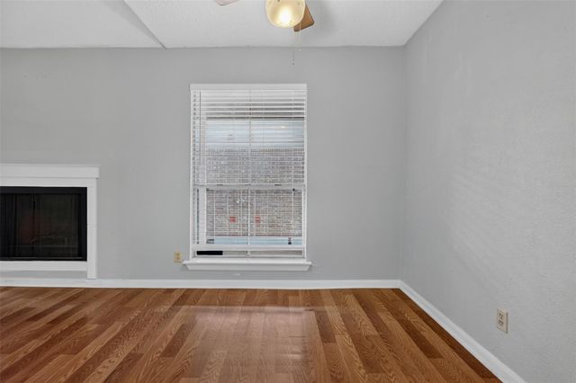 700 Thicket Lane 304, Houston, TX 77079