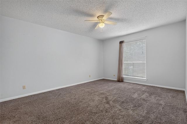 700 Thicket Lane 304, Houston, TX 77079