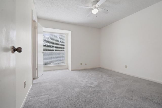 700 Thicket Lane 304, Houston, TX 77079