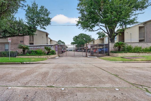 700 Thicket Lane 304, Houston, TX 77079