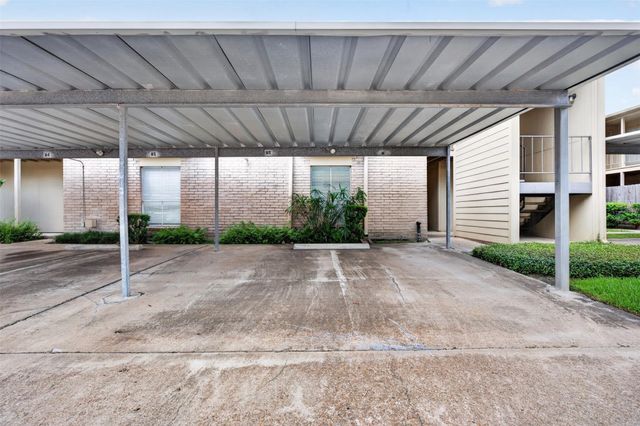 700 Thicket Lane 304, Houston, TX 77079